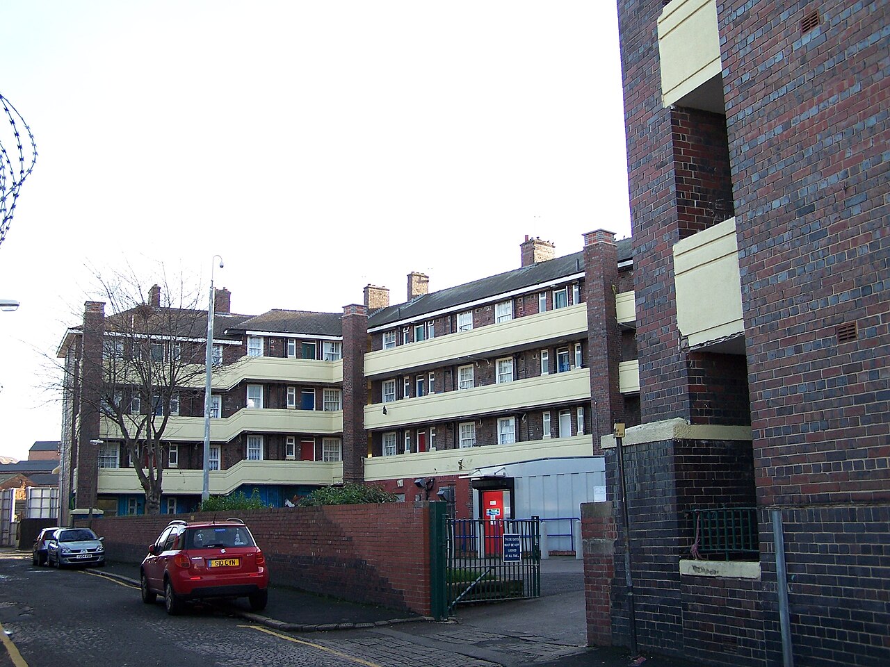Apartment Block, Moorfields, Shalesmoor, Sheffield - 2 - geograph.org.uk - 1825884, photographed for Wikimedia Commons